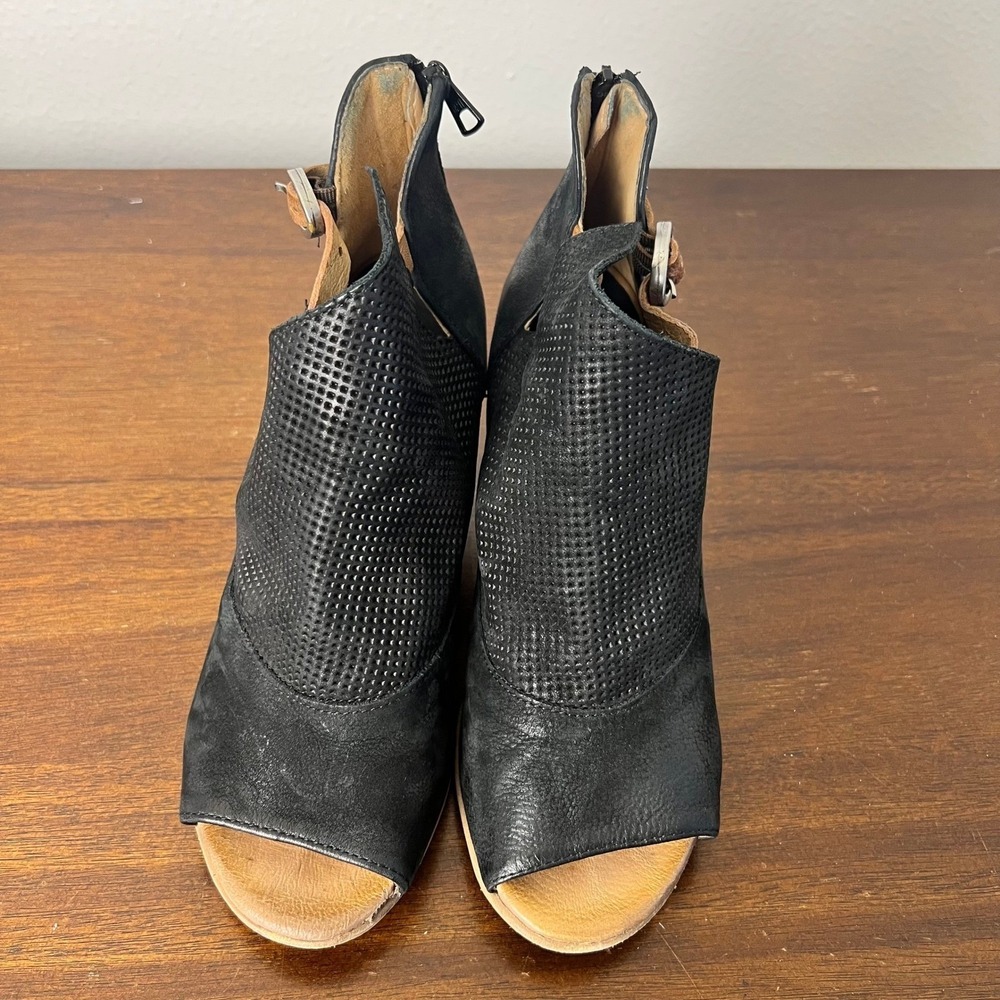 Miz Mooz Knox Black Leather Perforated Wedge Sandals Poop Toe Bootie 9.5 3" Heel - Picture 7 of 11